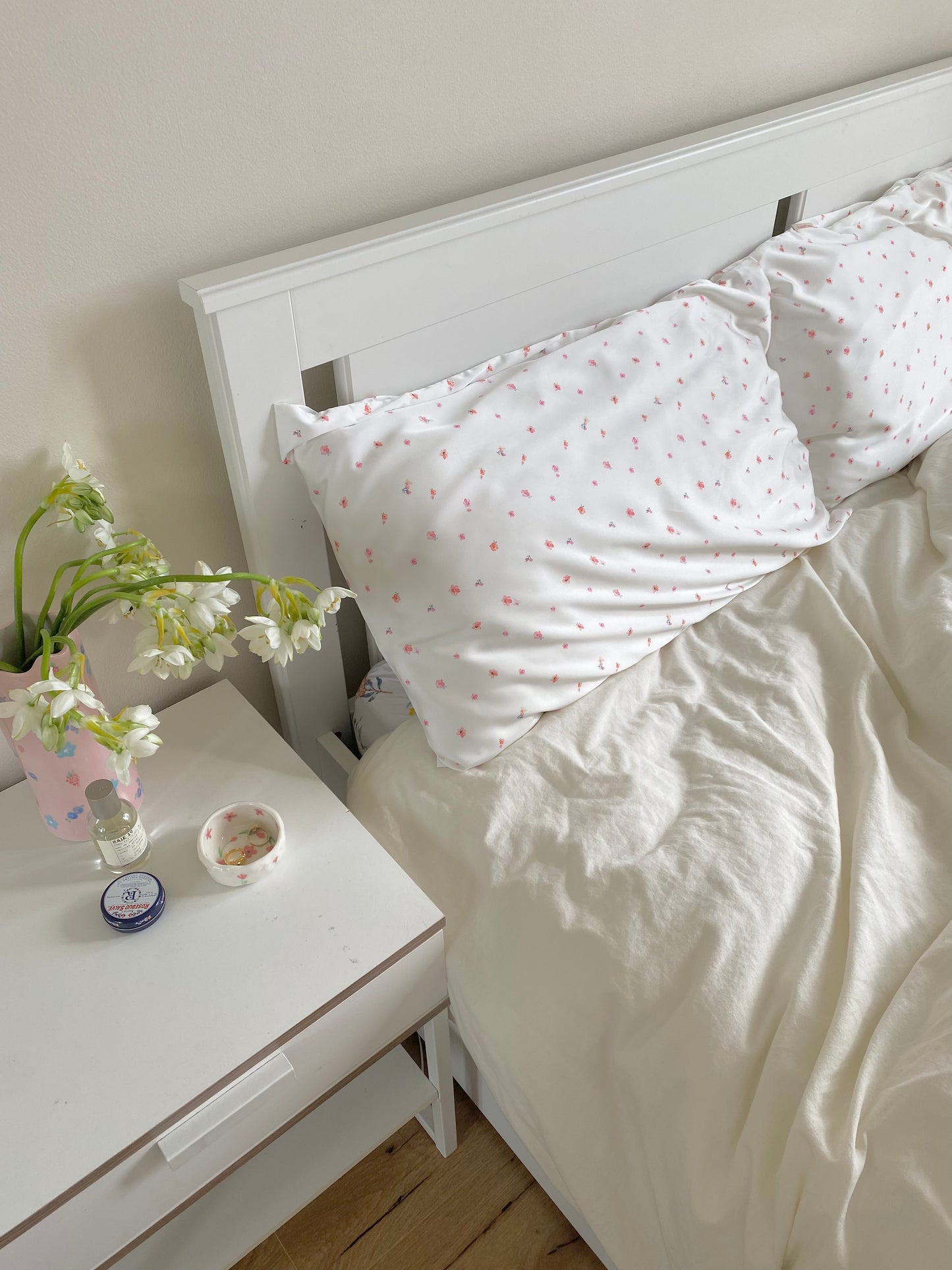 Candied Daisy Pillowcase